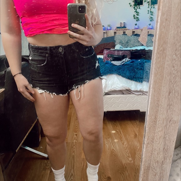 Garage shorts - Picture 2 of 6